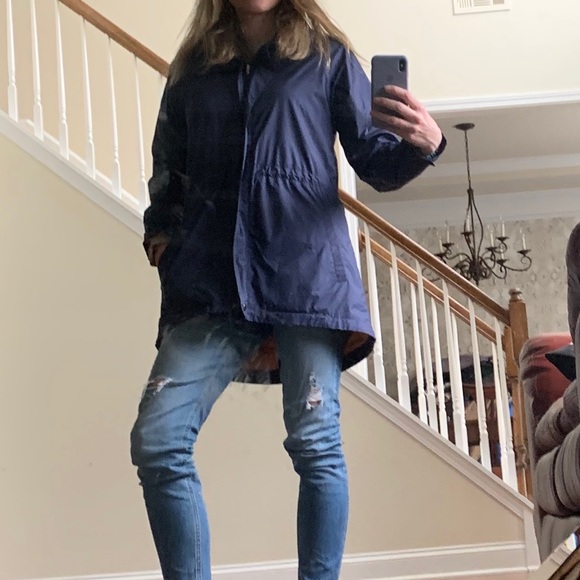 Navy women’s Peter Millar waterproof rain jacket - Picture 3 of 7